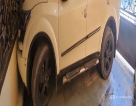 2016 Mahindra XUV500 W8 2WD 2016 Mahindra XUV500 W8 2WD