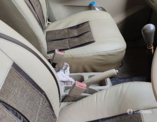 Toyota Innova 2.5 G (Diesel) 8 Seater BS IV Toyota Innova 2.5 G (Diesel) 8 Seater BS IV