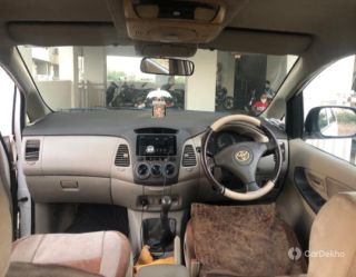 Toyota Innova 2.5 G (Diesel) 7 Seater BS IV Toyota Innova 2.5 G (Diesel) 7 Seater BS IV