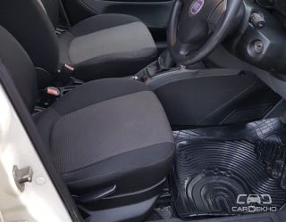 2009 Fiat Grande Punto 1.3 Emotion (Diesel) 2009 Fiat Grande Punto 1.3 Emotion (Diesel)