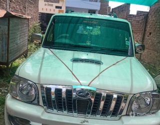 Mahindra Scorpio VLX 2WD AIRBAG AT BSIV Mahindra Scorpio VLX 2WD AIRBAG AT BSIV