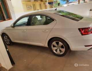 Skoda Superb Style 1.8 TSI AT Skoda Superb Style 1.8 TSI AT