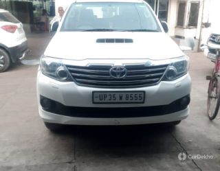 Toyota Fortuner 4x2 Manual Toyota Fortuner 4x2 Manual