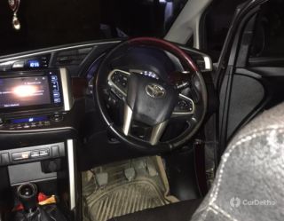 Toyota Innova Crysta 2.4 VX MT BSIV Toyota Innova Crysta 2.4 VX MT BSIV