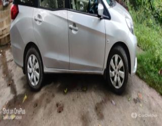 Honda Mobilio S i-VTEC Honda Mobilio S i-VTEC