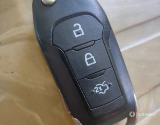 Ford Figo 1.2P Titanium MT Ford Figo 1.2P Titanium MT