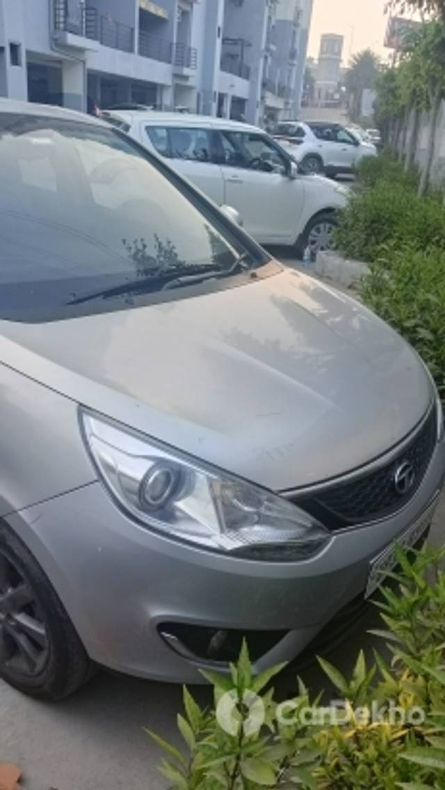 https://stimg2.cardekho.com/images/usedcarimages/large/1-2023/3566325/IMG20221227164315.jpg?imwidth=6400
