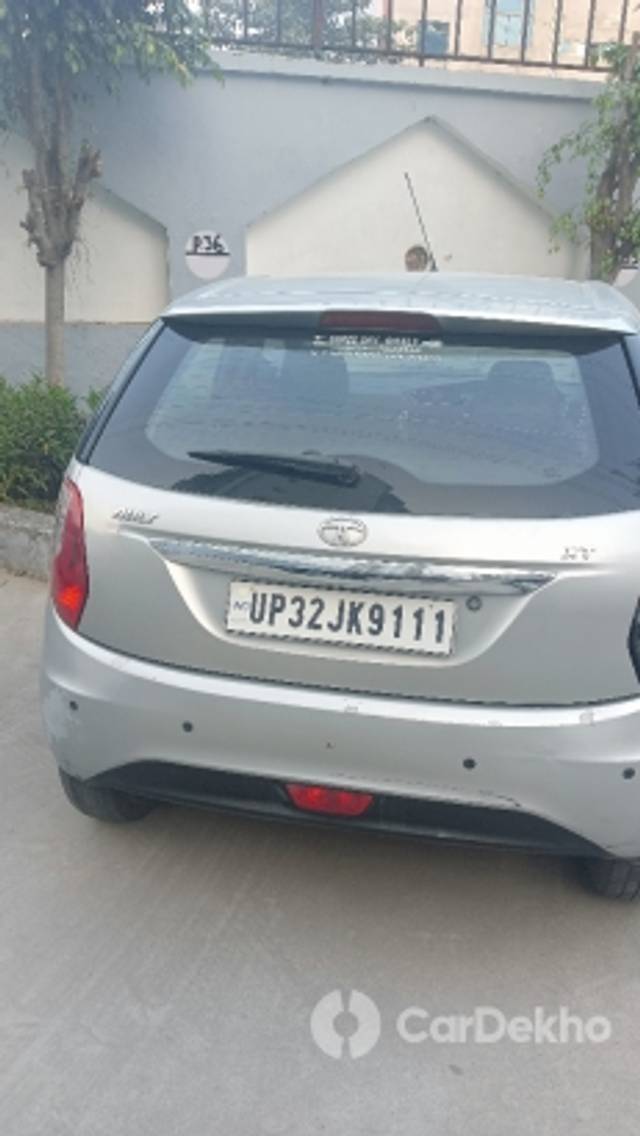 https://stimg2.cardekho.com/images/usedcarimages/large/1-2023/3566325/IMG20221227164329.jpg?imwidth=6401