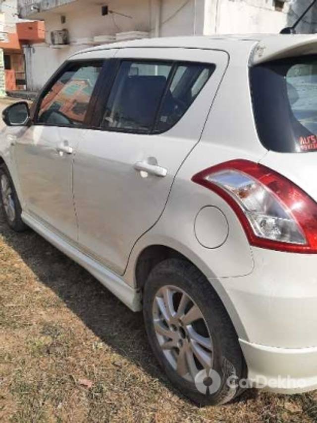 https://stimg2.cardekho.com/images/usedcarimages/large/1-2023/3566376/20221231_1258513.jpg?imwidth=6400