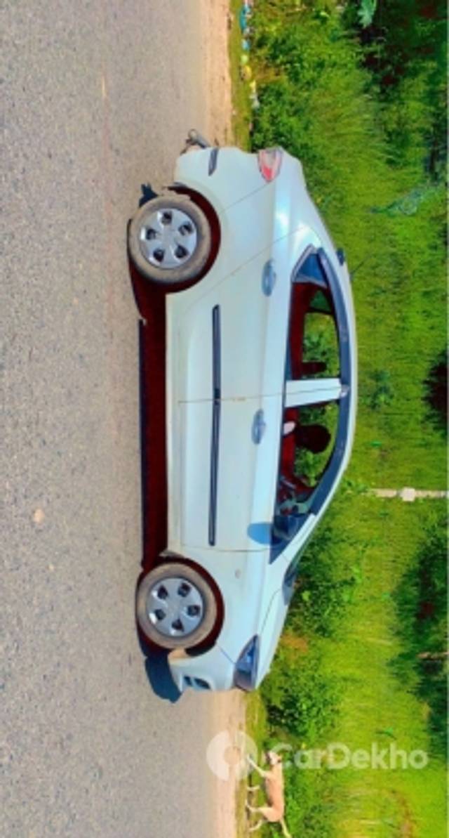 https://stimg2.cardekho.com/images/usedcarimages/large/1-2023/3567045/16215ECD-B47A-4944-92EF-1958D4AEE80F.jpg?imwidth=6400
