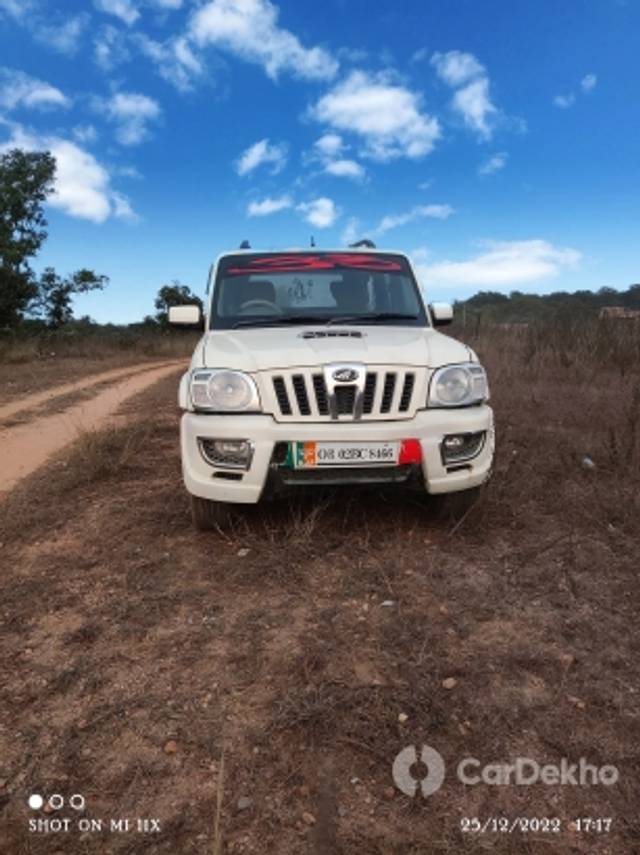 https://stimg2.cardekho.com/images/usedcarimages/large/1-2023/3567248/IMG_20221225_171859.jpg?imwidth=6401