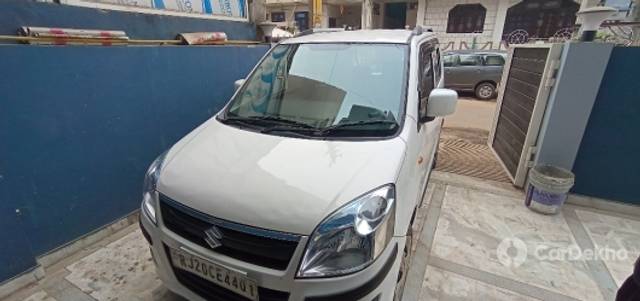 https://stimg2.cardekho.com/images/usedcarimages/large/1-2023/3567599/IMG_20230103_104544.jpg?imwidth=6401