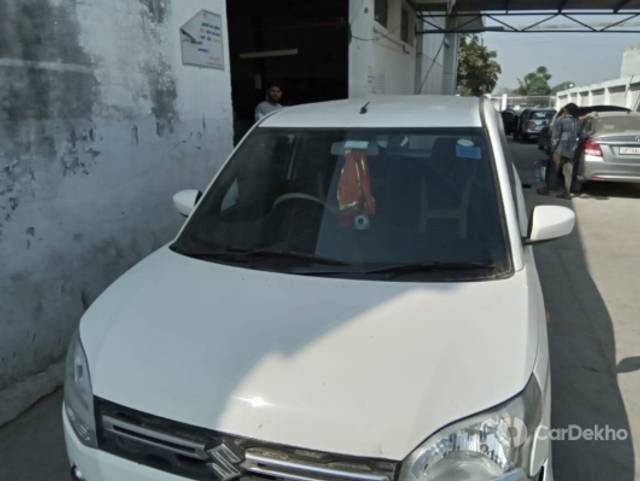 https://stimg2.cardekho.com/images/usedcarimages/large/1-2023/3569027/IMG-20221120-WA0013.jpg?imwidth=6400