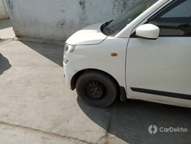 https://stimg2.cardekho.com/images/usedcarimages/large/1-2023/3569027/IMG-20221120-WA0014.jpg?imwidth=6401