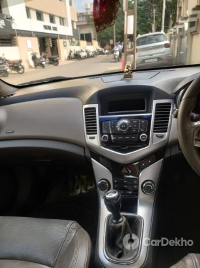 https://stimg2.cardekho.com/images/usedcarimages/large/1-2023/3569168/8Yl7XfDknh9A6kDsjwVJ4wf7LyRphZKTObuWBpIAXJU=_plaintext_638084343361929434.jpg?imwidth=6402