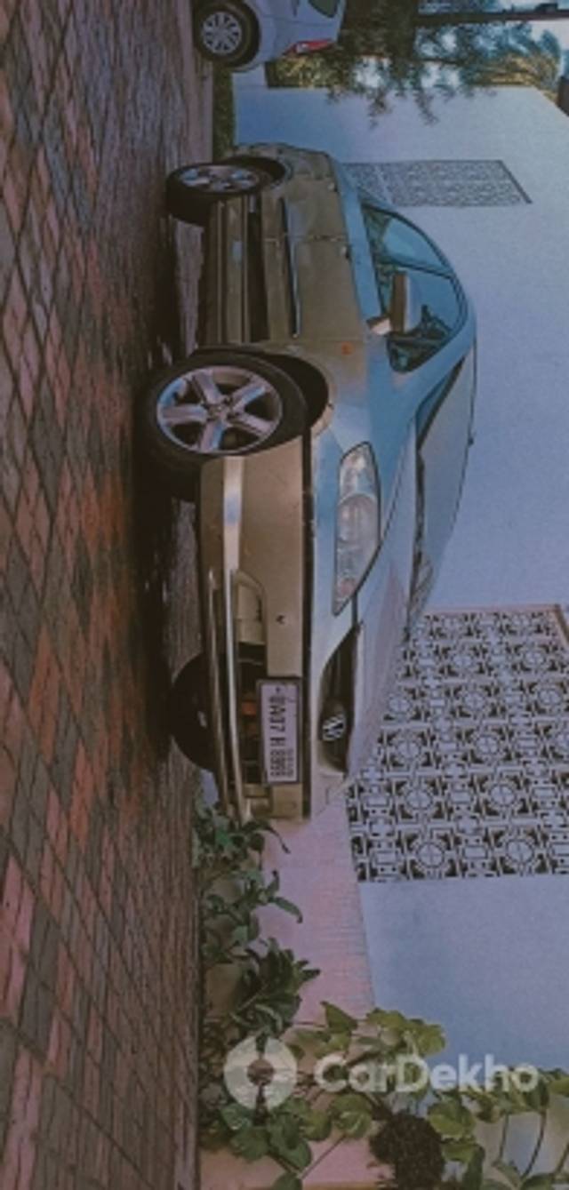 https://stimg2.cardekho.com/images/usedcarimages/large/1-2023/3569594/Snapchat-12507461900.jpg?imwidth=6402