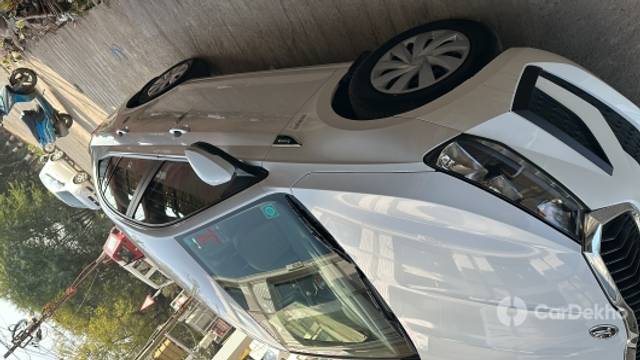 https://stimg2.cardekho.com/images/usedcarimages/large/1-2023/3570141/353E38C7-4D35-46DA-8496-BEADB60D25A2.jpg?imwidth=6400