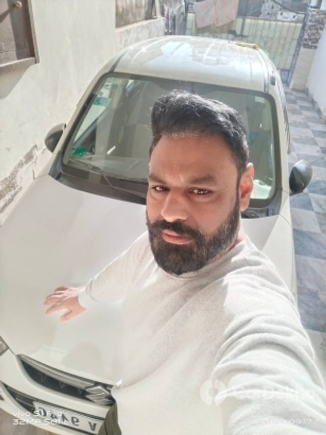 https://stimg2.cardekho.com/images/usedcarimages/large/1-2023/3571987/IMG_20221211_091715.jpg?imwidth=6400