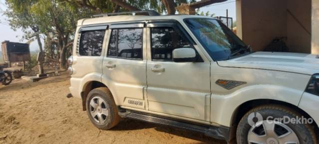 https://stimg2.cardekho.com/images/usedcarimages/large/1-2023/3572892/20221204_092650.jpg?imwidth=6401