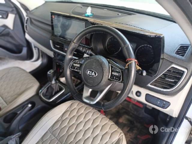 https://stimg2.cardekho.com/images/usedcarimages/large/1-2023/3573371/16732676086951.jpg?imwidth=6400