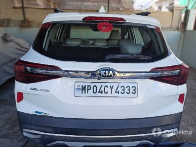https://stimg2.cardekho.com/images/usedcarimages/large/1-2023/3573371/16732676089032.jpg?imwidth=6401