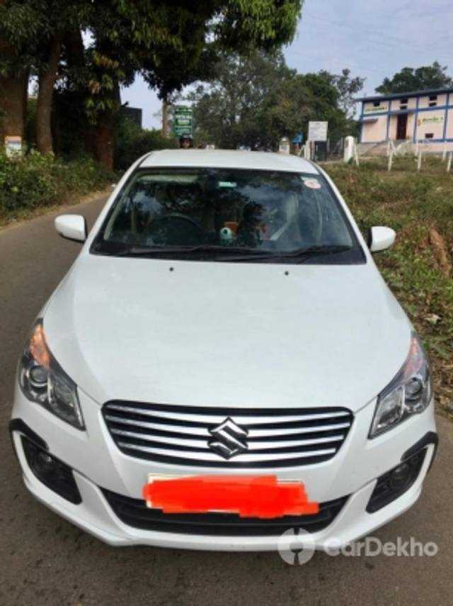 https://stimg2.cardekho.com/images/usedcarimages/large/1-2023/3573866/car.jpg?imwidth=6400
