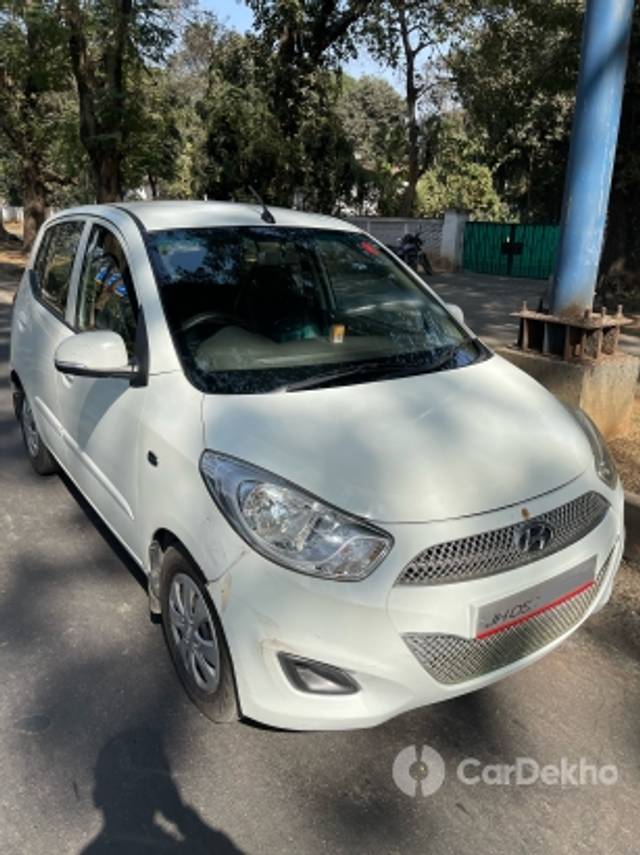 https://stimg2.cardekho.com/images/usedcarimages/large/1-2023/3574240/0809552C-5484-411F-B61E-5C1B0941D76E.jpg?imwidth=6400