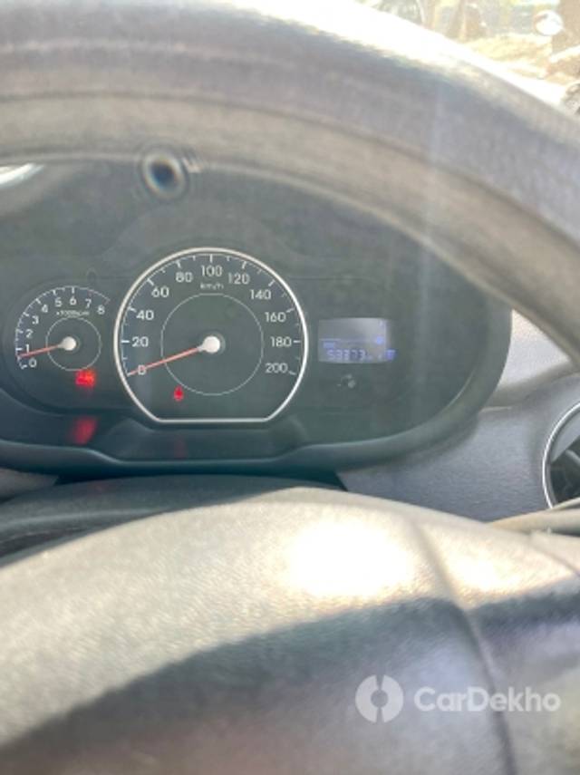 https://stimg2.cardekho.com/images/usedcarimages/large/1-2023/3574240/18AB077E-C1CF-49D2-B063-C1DD50F3C58D.jpg?imwidth=6401