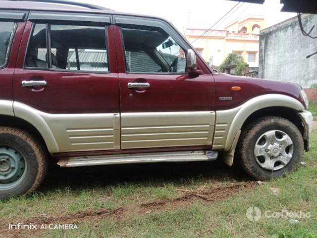 https://stimg2.cardekho.com/images/usedcarimages/large/1-2023/3574823/WhatsAppImage2022-12-17at7.04.49PM.jpg?imwidth=6400