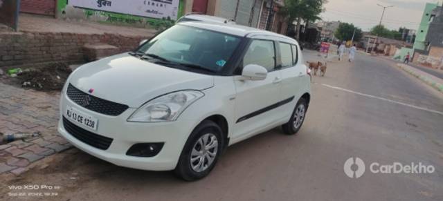 https://stimg2.cardekho.com/images/usedcarimages/large/1-2023/3575320/288A01D8-8C17-4D9B-988C-93C93AC49235.jpg?imwidth=6400