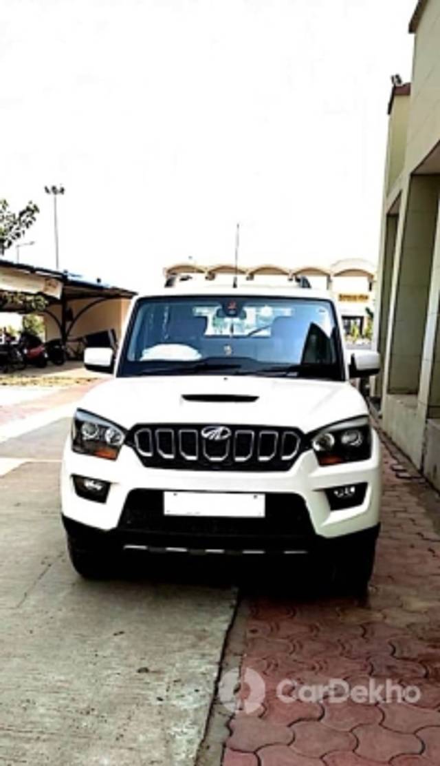 https://stimg2.cardekho.com/images/usedcarimages/large/1-2023/3575354/IMG-20221117-WA0253.jpg?imwidth=6400