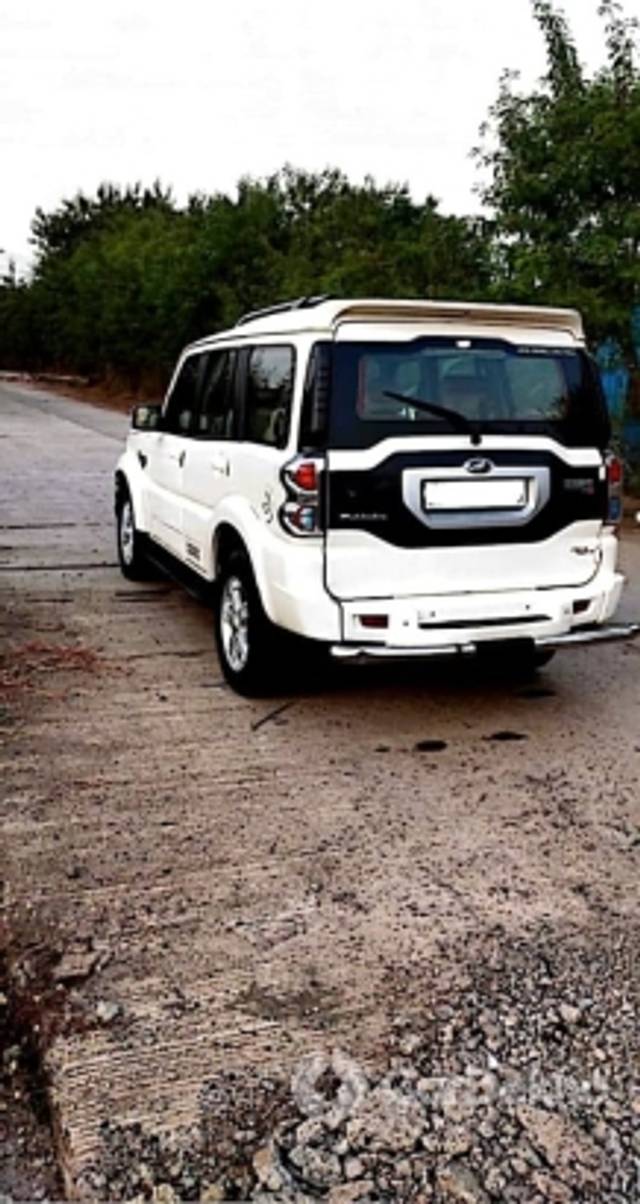 https://stimg2.cardekho.com/images/usedcarimages/large/1-2023/3575354/IMG-20221117-WA0254.jpg?imwidth=6401