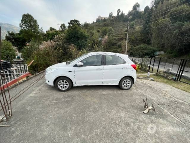 https://stimg2.cardekho.com/images/usedcarimages/large/1-2023/3581076/654AD99E-D5B3-4225-B591-6F1A1A301451.jpg?imwidth=6400