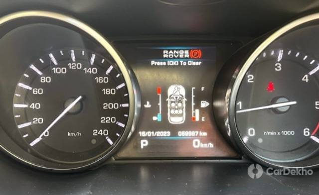 https://stimg2.cardekho.com/images/usedcarimages/large/1-2023/3582036/CF480CA6-20E4-4861-8761-789298366366.jpg?imwidth=6401