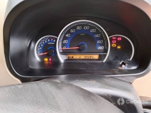 https://stimg2.cardekho.com/images/usedcarimages/large/1-2023/3583172/E1704650-BCE8-4780-8224-F77DCB7A1E6A.jpg?imwidth=6400
