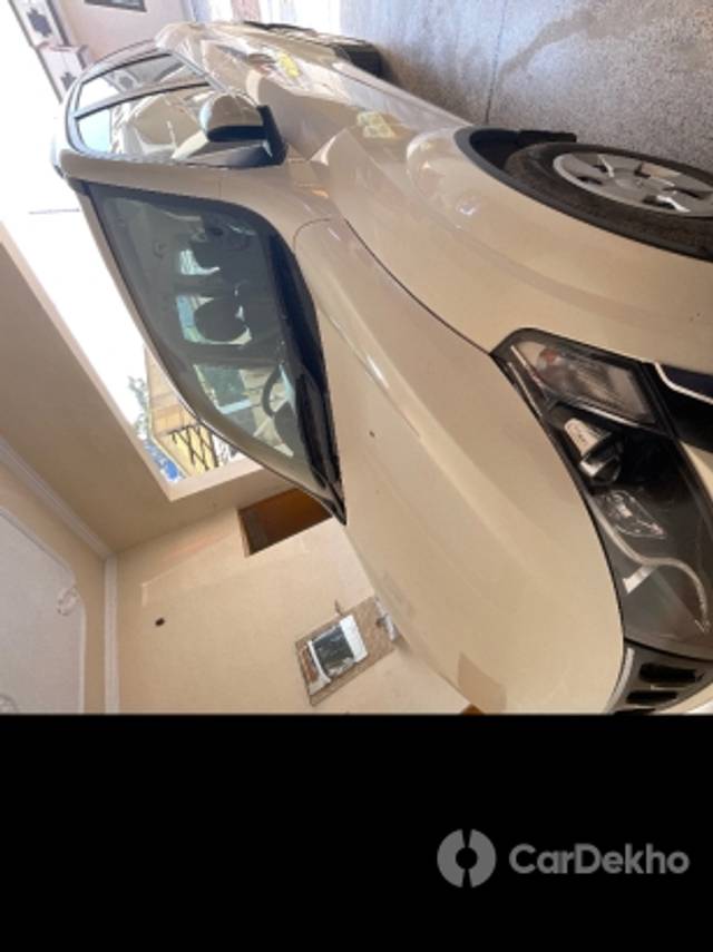 https://stimg2.cardekho.com/images/usedcarimages/large/1-2023/3583768/image.jpg?imwidth=6400