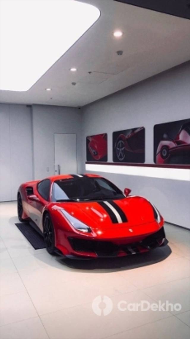https://stimg2.cardekho.com/images/usedcarimages/large/1-2023/3584672/126821247c769637f76b400977e317a9.jpg?imwidth=6400