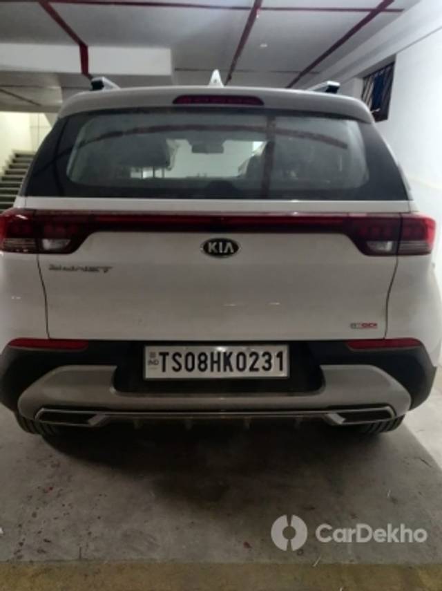 https://stimg2.cardekho.com/images/usedcarimages/large/1-2023/3584693/image_6483441(1).jpg?imwidth=6401
