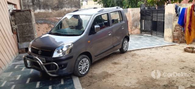 https://stimg2.cardekho.com/images/usedcarimages/large/1-2023/3584725/20200923_115419.jpg?imwidth=6401
