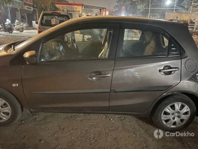 https://stimg2.cardekho.com/images/usedcarimages/large/1-2023/3584782/46C7BDBA-3F8F-4D80-B065-D88003EBE293.jpg?imwidth=6400