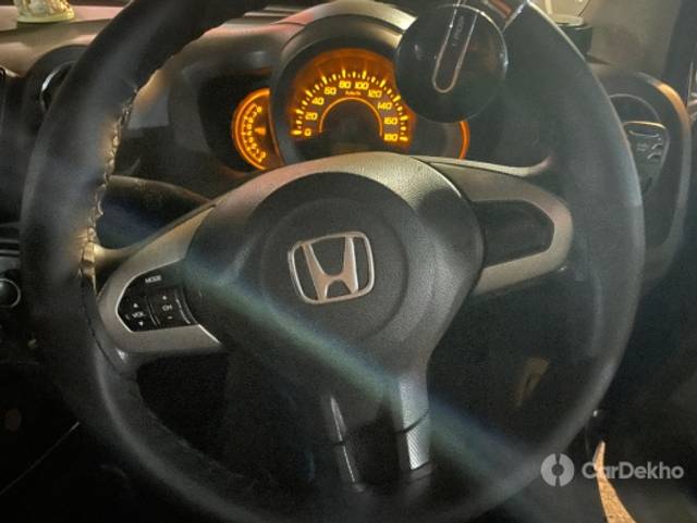https://stimg2.cardekho.com/images/usedcarimages/large/1-2023/3584782/C681A489-3961-45A9-926D-12DBDA013068.jpg?imwidth=6402