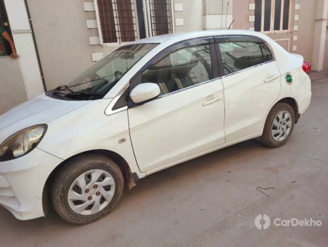 https://stimg2.cardekho.com/images/usedcarimages/large/1-2023/3585404/IMG20221231143518.jpg?imwidth=6401