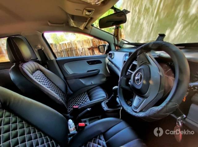 https://stimg2.cardekho.com/images/usedcarimages/large/1-2023/3585417/IMG-20210811-WA0026.jpg?imwidth=6402