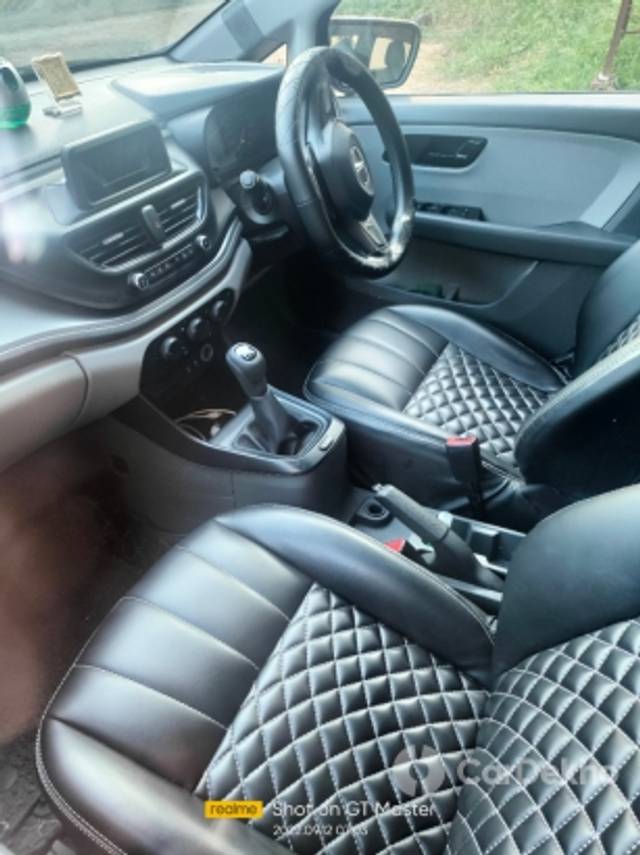 https://stimg2.cardekho.com/images/usedcarimages/large/1-2023/3585417/IMG20220912070336.jpg?imwidth=6401