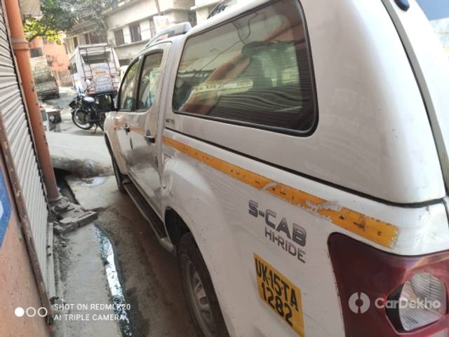 https://stimg2.cardekho.com/images/usedcarimages/large/1-2023/3585605/BDD589ED-10E3-41EB-BB28-496BD1F45555.jpg?imwidth=6402