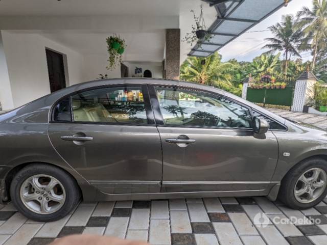 https://stimg2.cardekho.com/images/usedcarimages/large/1-2023/3585642/PXL_20221107_112144663.jpg?imwidth=6401