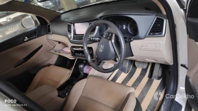 https://stimg2.cardekho.com/images/usedcarimages/large/1-2023/3585657/1431C665-2982-4CB9-BA94-847542A9BC67.jpg?imwidth=6401