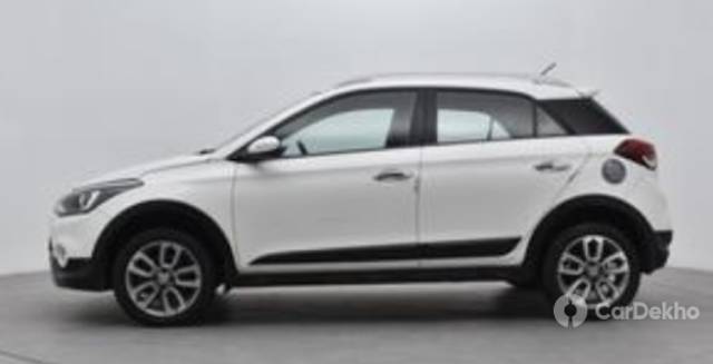 https://stimg2.cardekho.com/images/usedcarimages/large/1-2023/3585706/Screenshot_2021_1014_100201.jpg?imwidth=6402