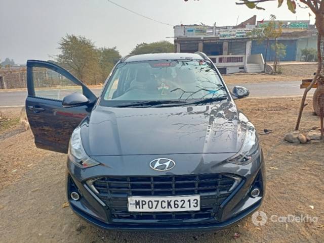 https://stimg2.cardekho.com/images/usedcarimages/large/1-2023/3585928/IMG20230120111158.jpg?imwidth=6401