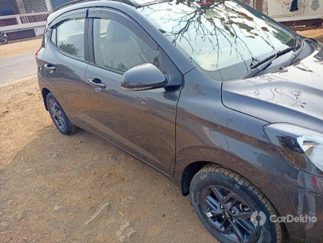 https://stimg2.cardekho.com/images/usedcarimages/large/1-2023/3585928/IMG20230120111359.jpg?imwidth=6402